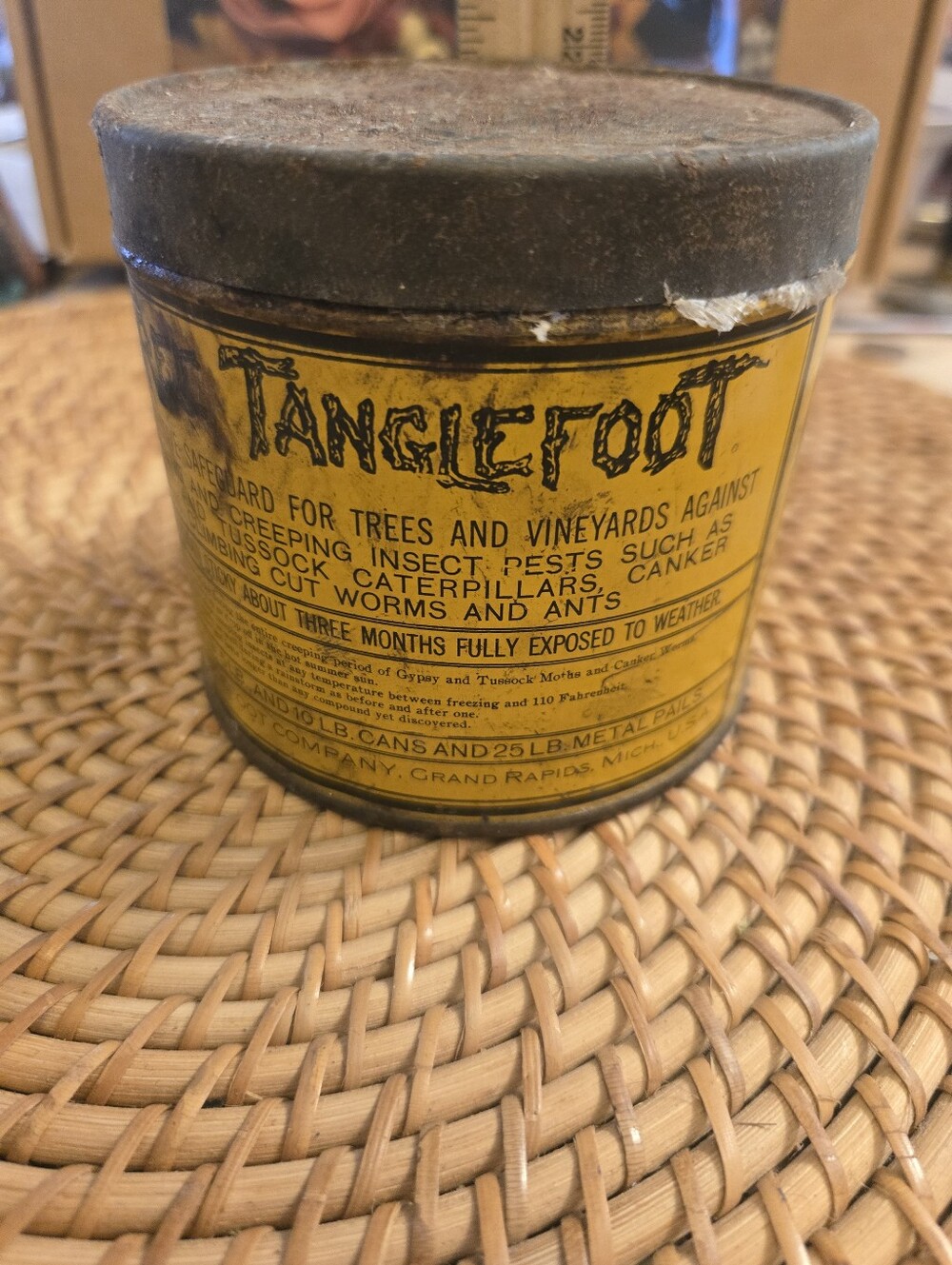 Antique Tree Tanglefoot Litho Tin 🌳 Farm Advertising Insect Control Full